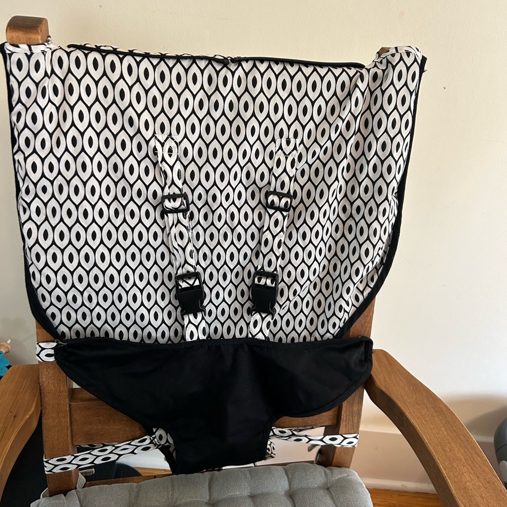 Mint Marshmallow travel seat